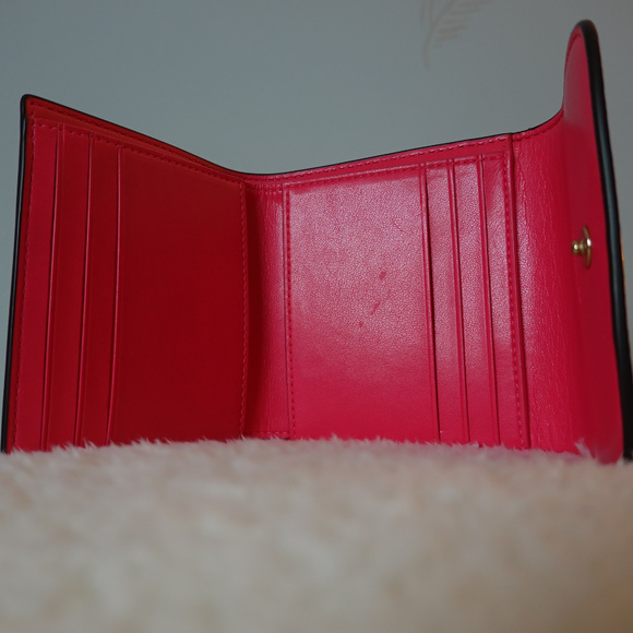 Coach Signature Trifold Wallet - Picture 4 of 4